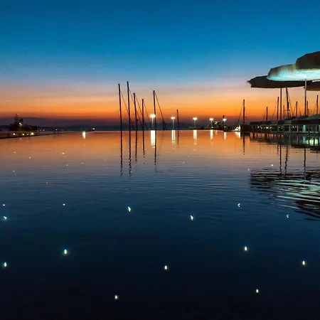Mykonos Riviera & Spa, A Member Of Small Luxury Of The World ホテル 5*