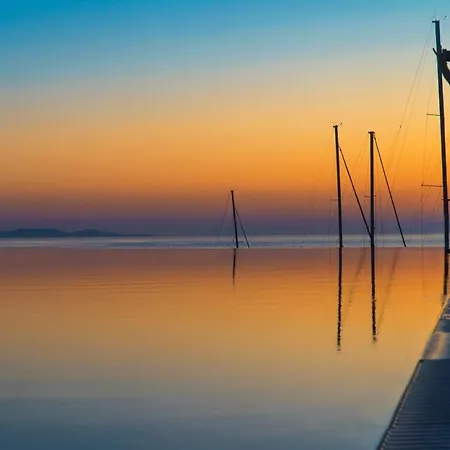 Mykonos Riviera & Spa, A Member Of Small Luxury Of The World מלון טורלוס